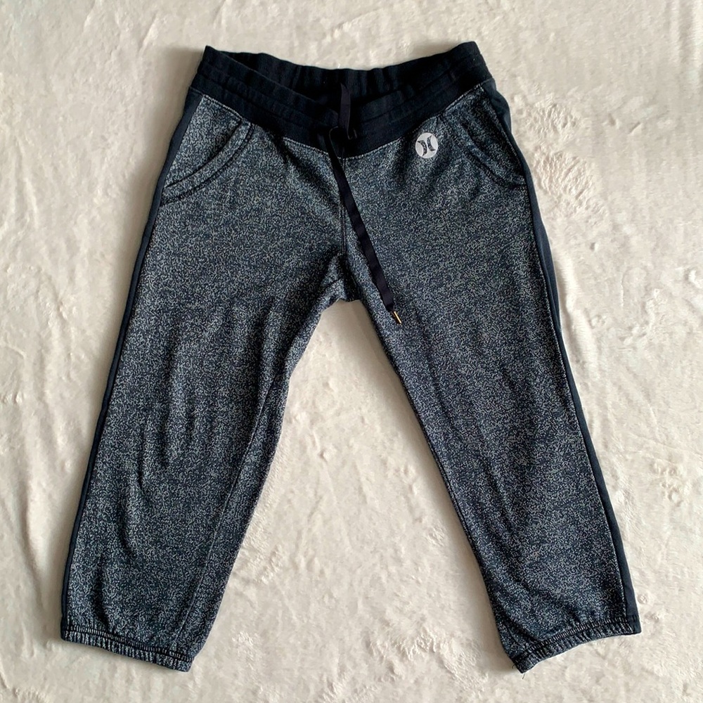 Hurley Nike dri-fit cropped active pants. Size S